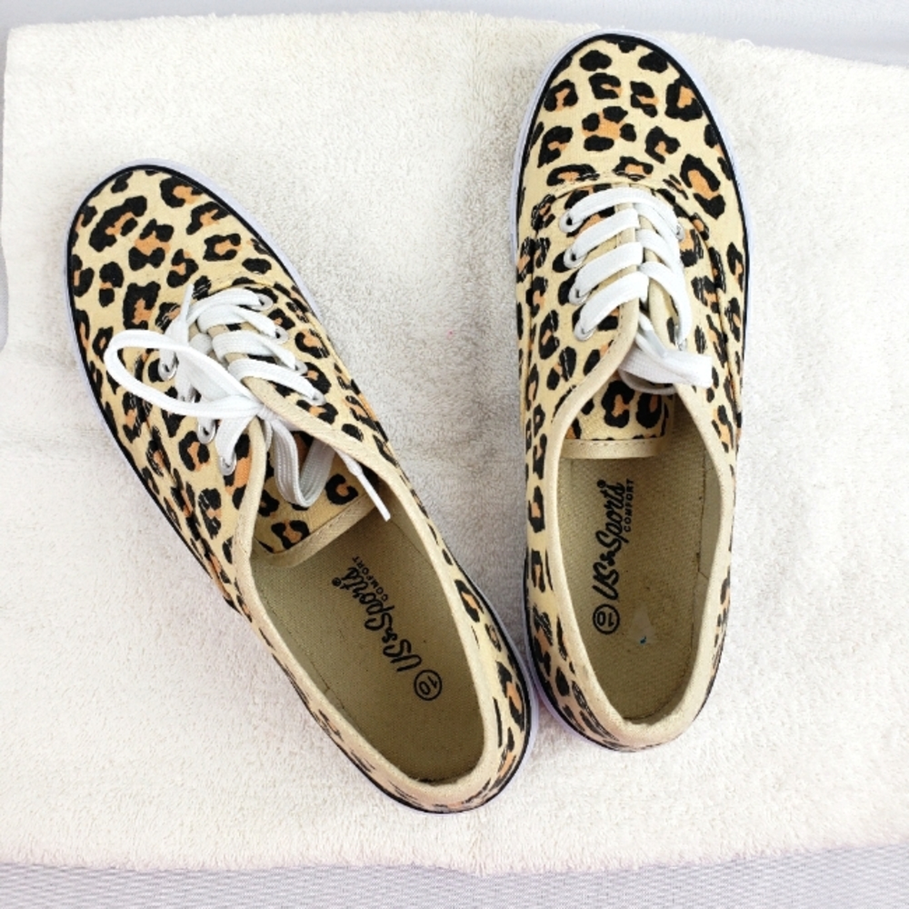 Cheetah Low Top sneakers sz 10